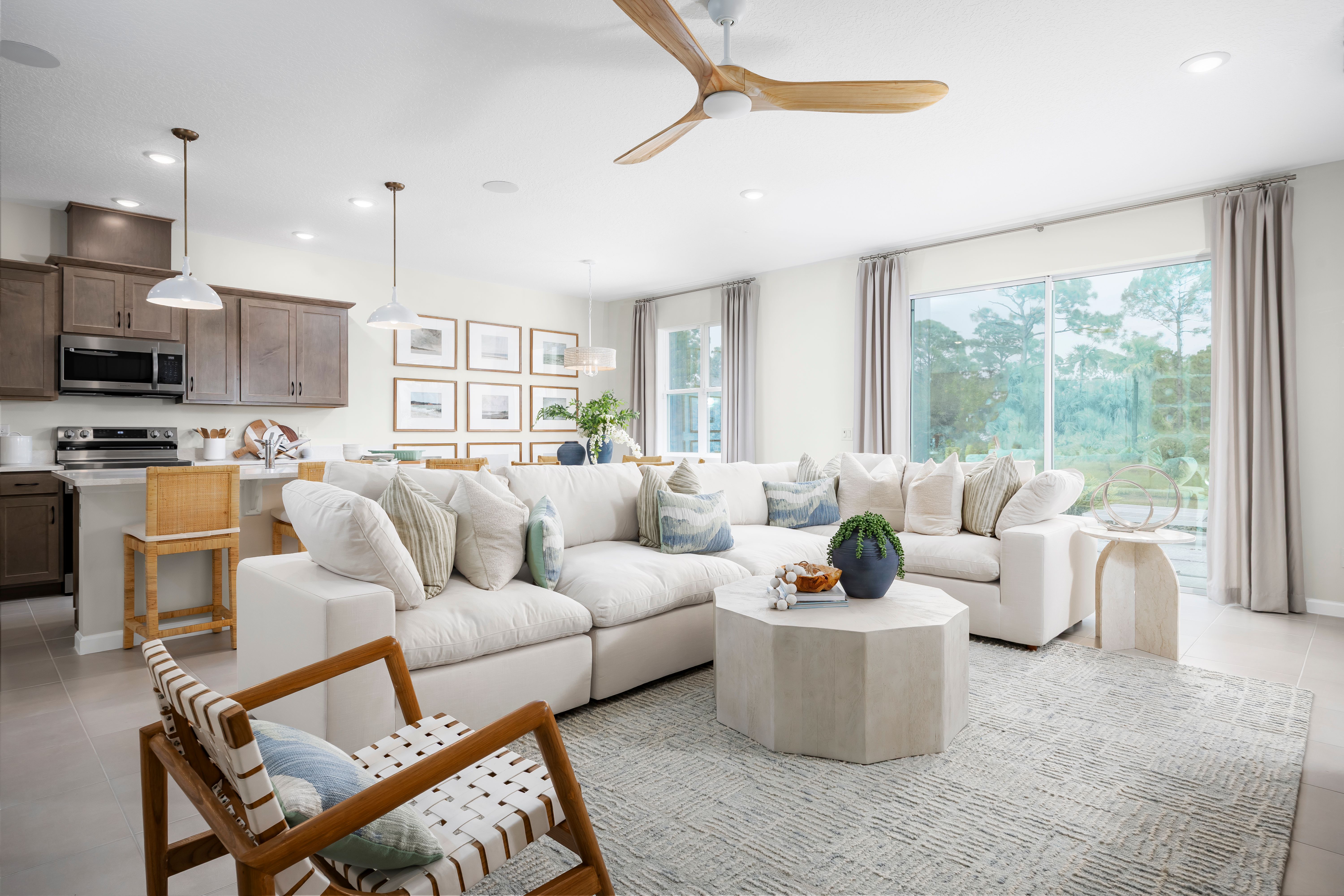 Hodges-reserve-Dune-great-room-01-6000x4000-Risewell-Homes