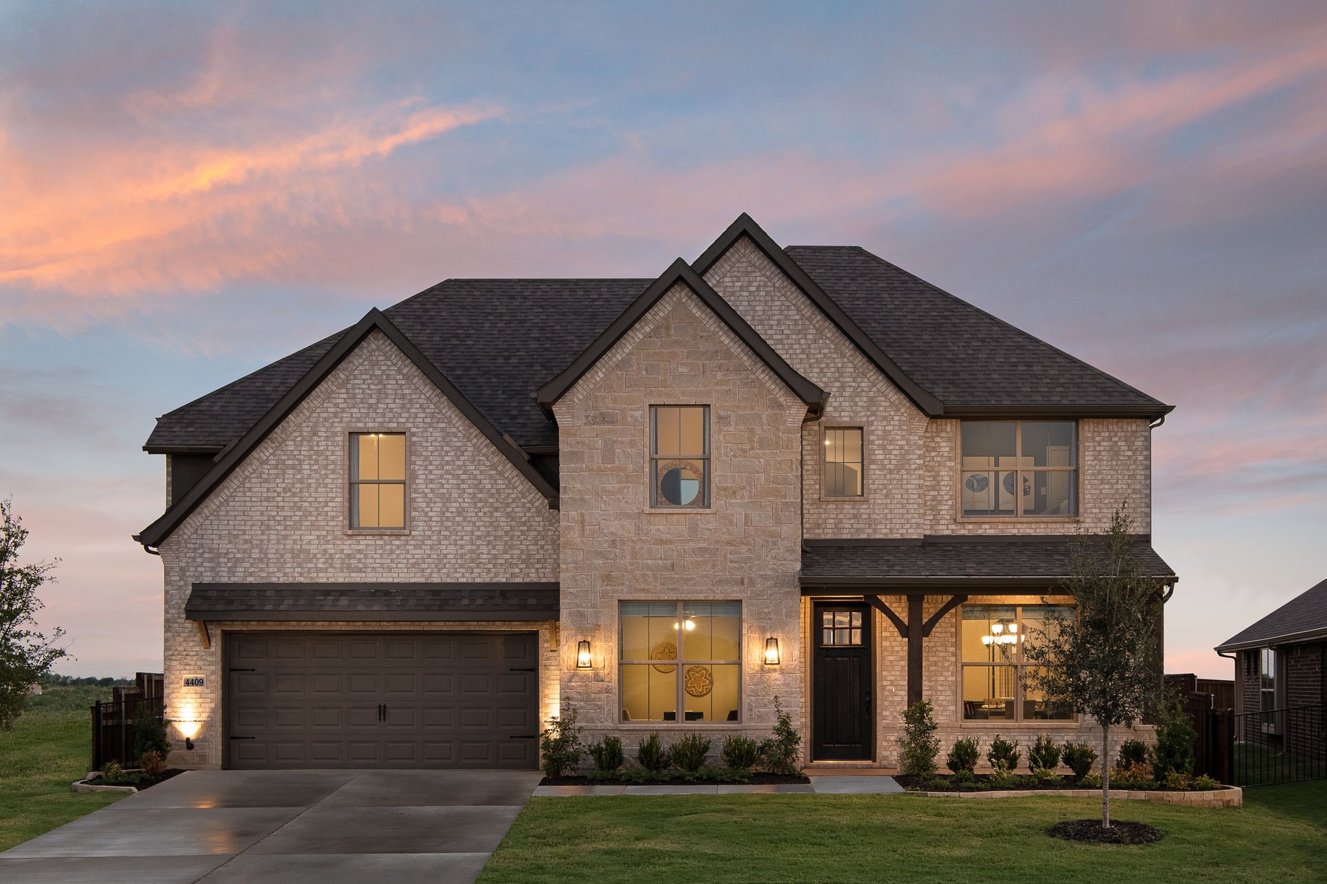 Myrtle Creek -Concept 3135 with Stone - Front Exterior Model - Risewell Homes