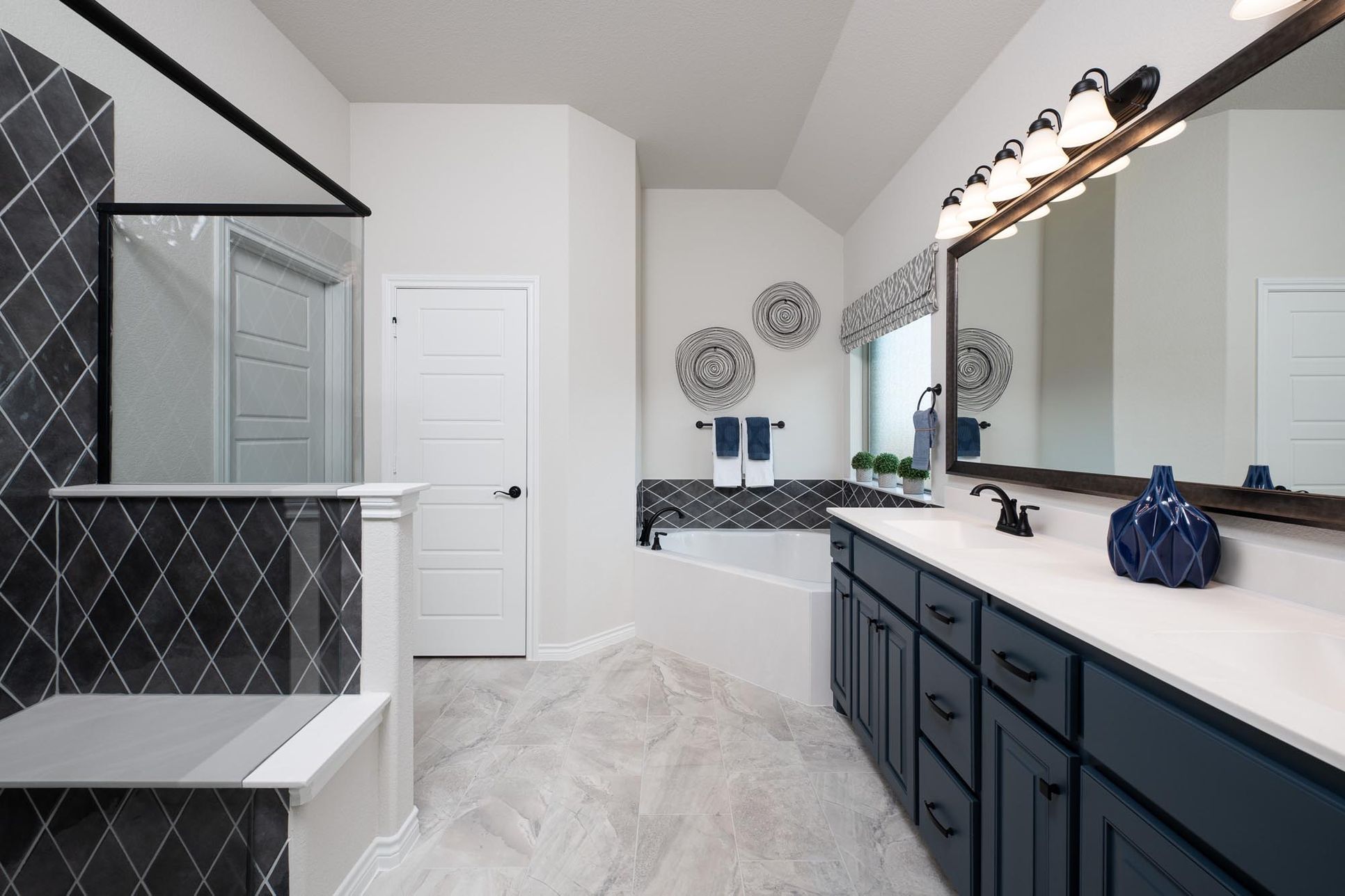 Lovers Landing-Concept 2464-Primary Bathroom-640x360-Risewell Homes2