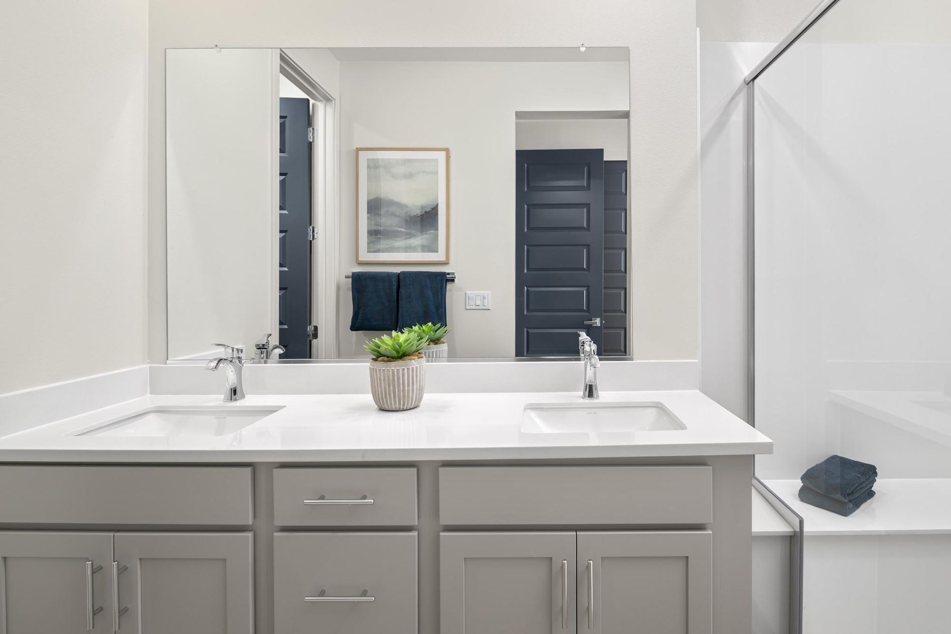 Island-View-Alameda-Marina-Plan1-Primary-Bathroom-2000x1333-Risewell-Homes