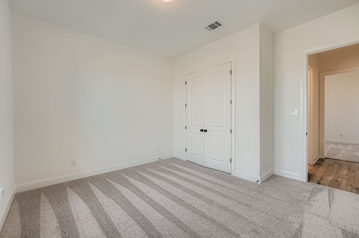 6creeks-heather-480-prickly-poppy-loop-Bedroom