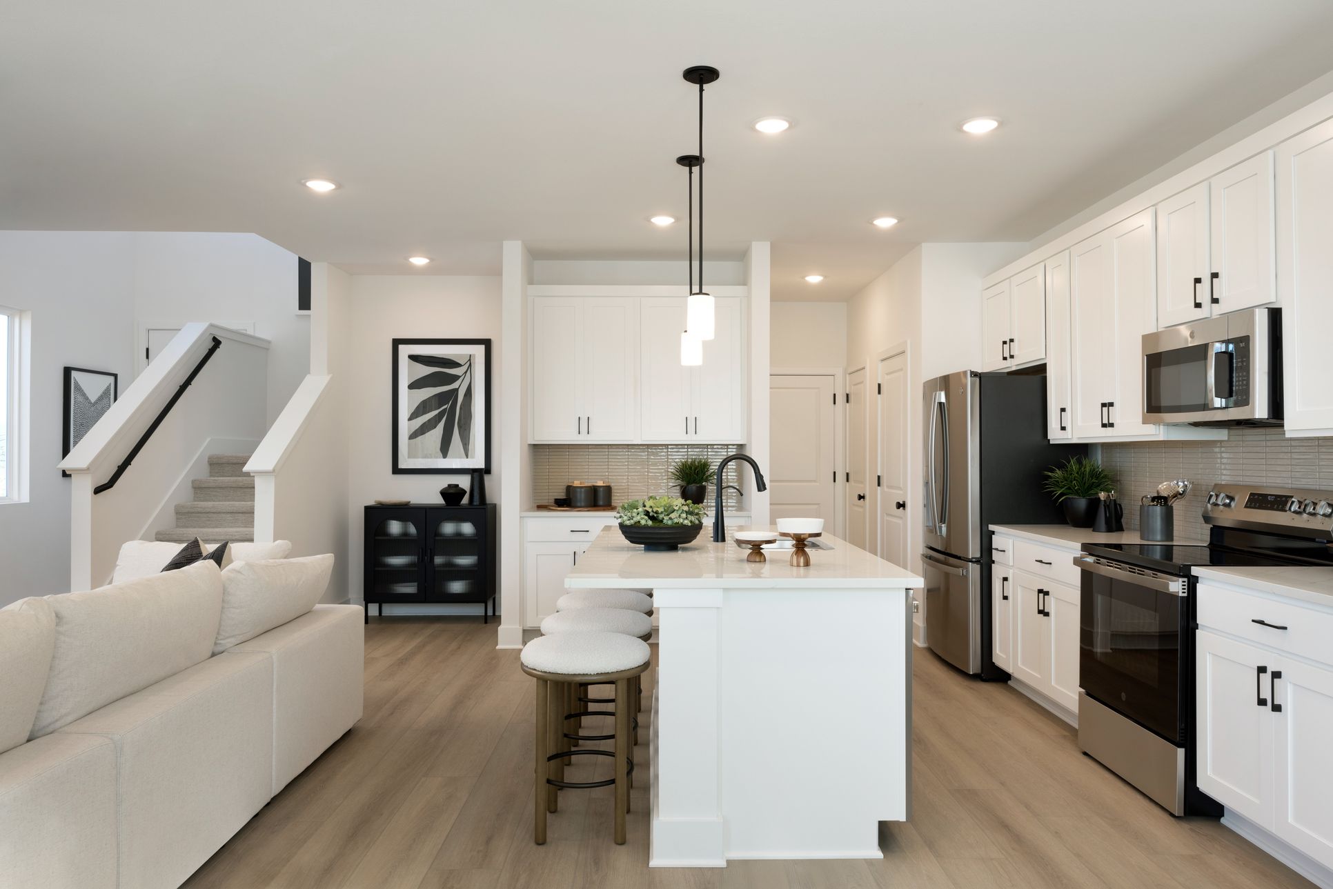 Ryegrass Collection Freedom at Anthem - Kitchen - Model Photography - Risewell Homes