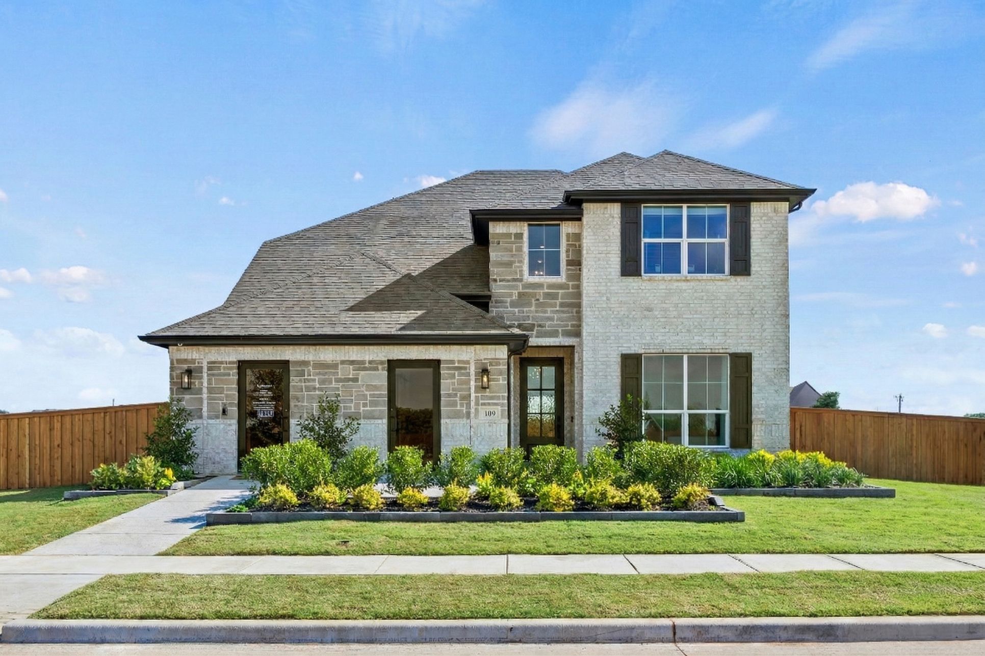 El Dorado-Model-Concept 2492-Front Exterior1 W Edits-Risewell Homes