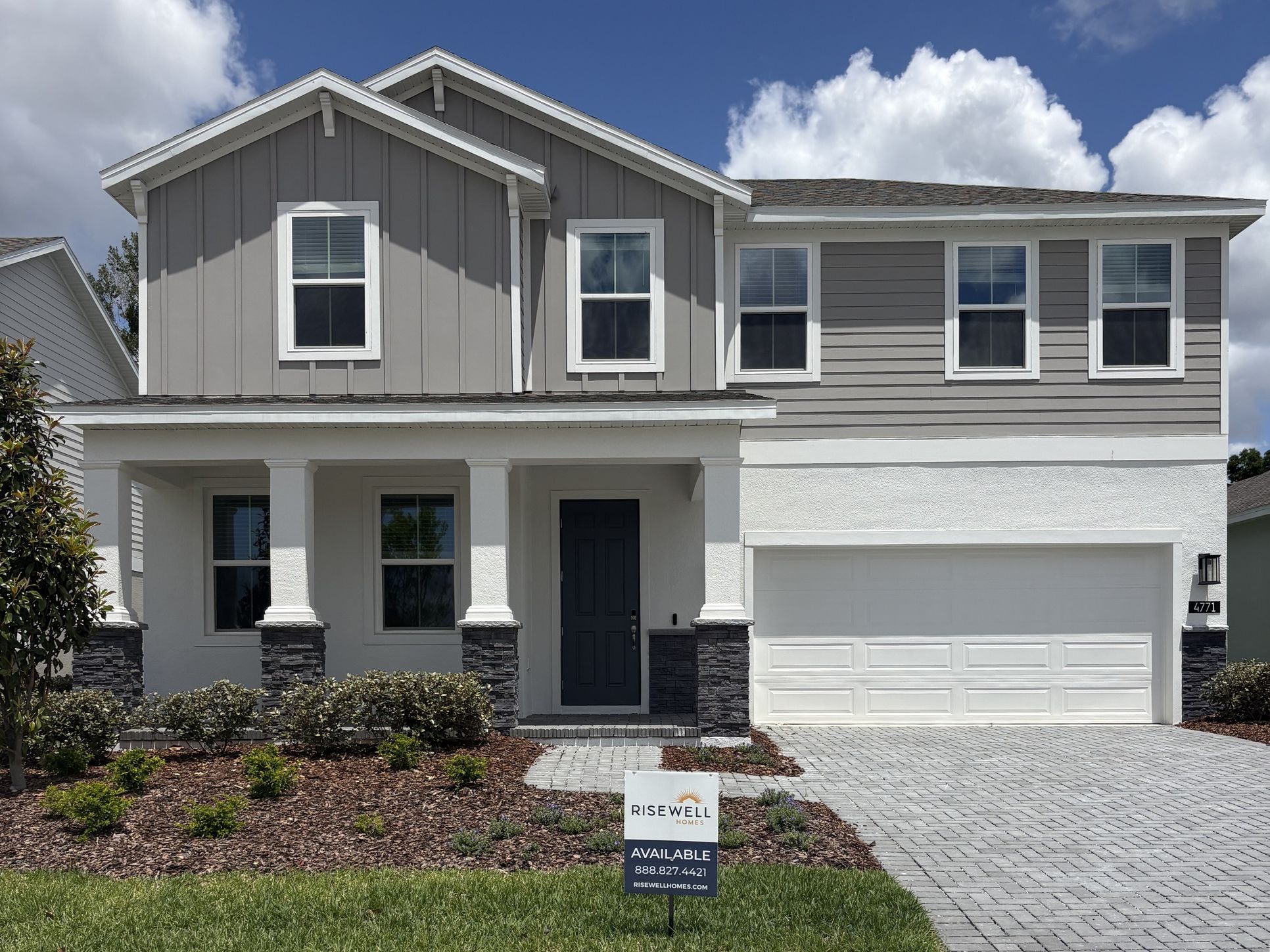 Oakview - 50 - Front Exterior 1