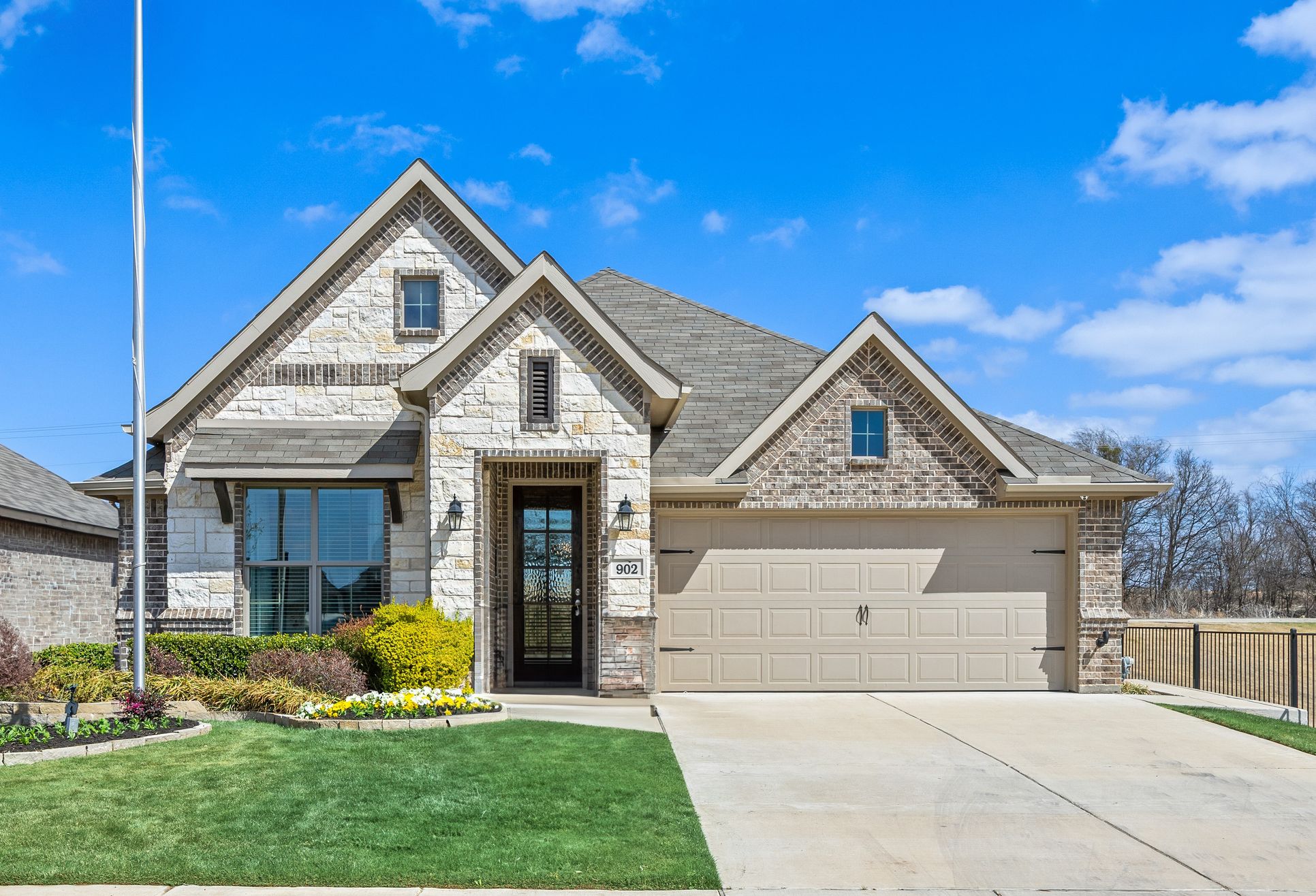 Chisholm Hills-Model-Concept 1912-Front Exterior1-No Signs-Risewell Homes