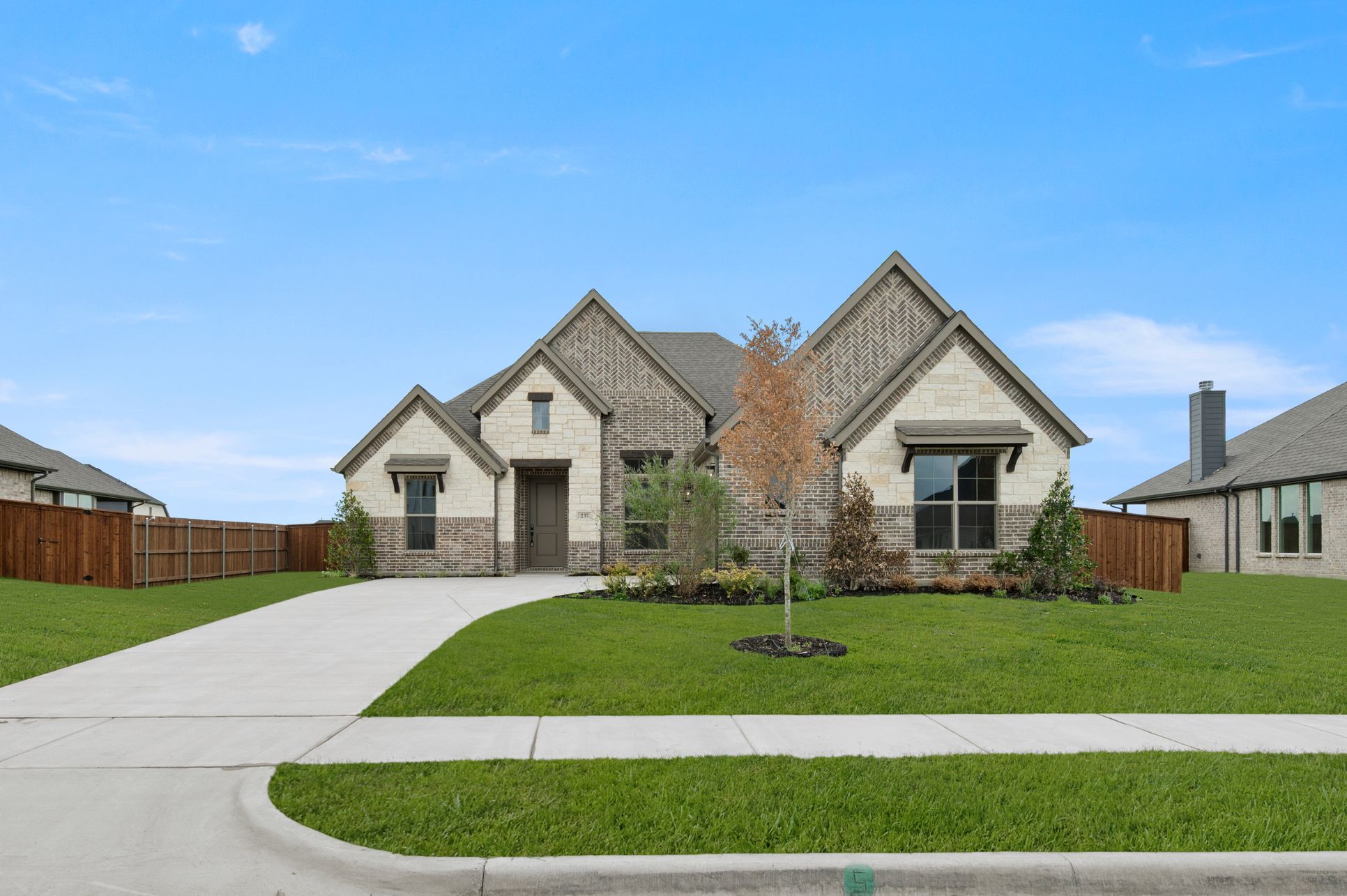 1.DFW-Myrtle Creek-Concept 2370-237 Pine Leaf Trail-Front Exterior1-Risewell Homes