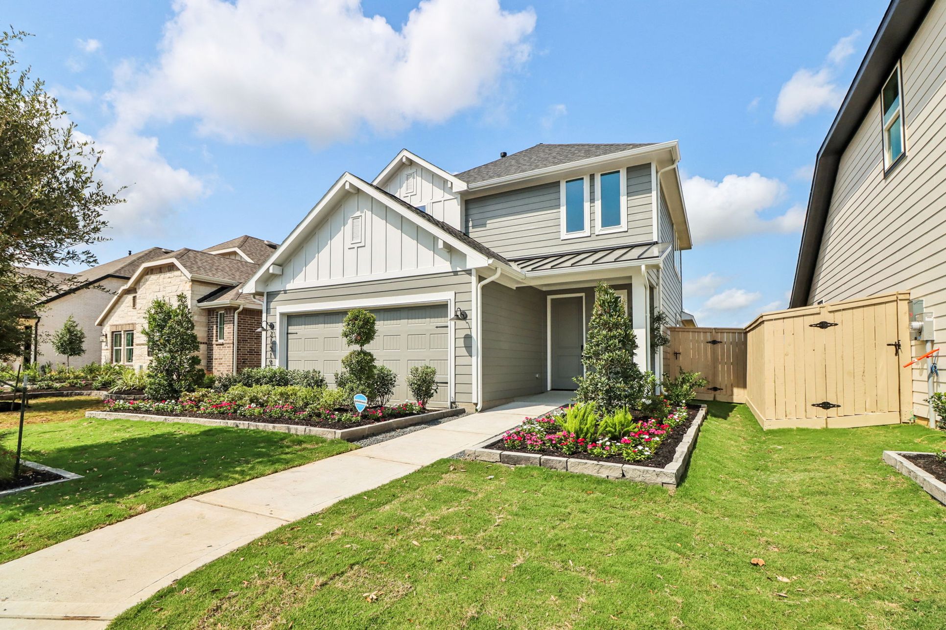 Oakberry Trails - Baylee - Front Exterior - Model Photography