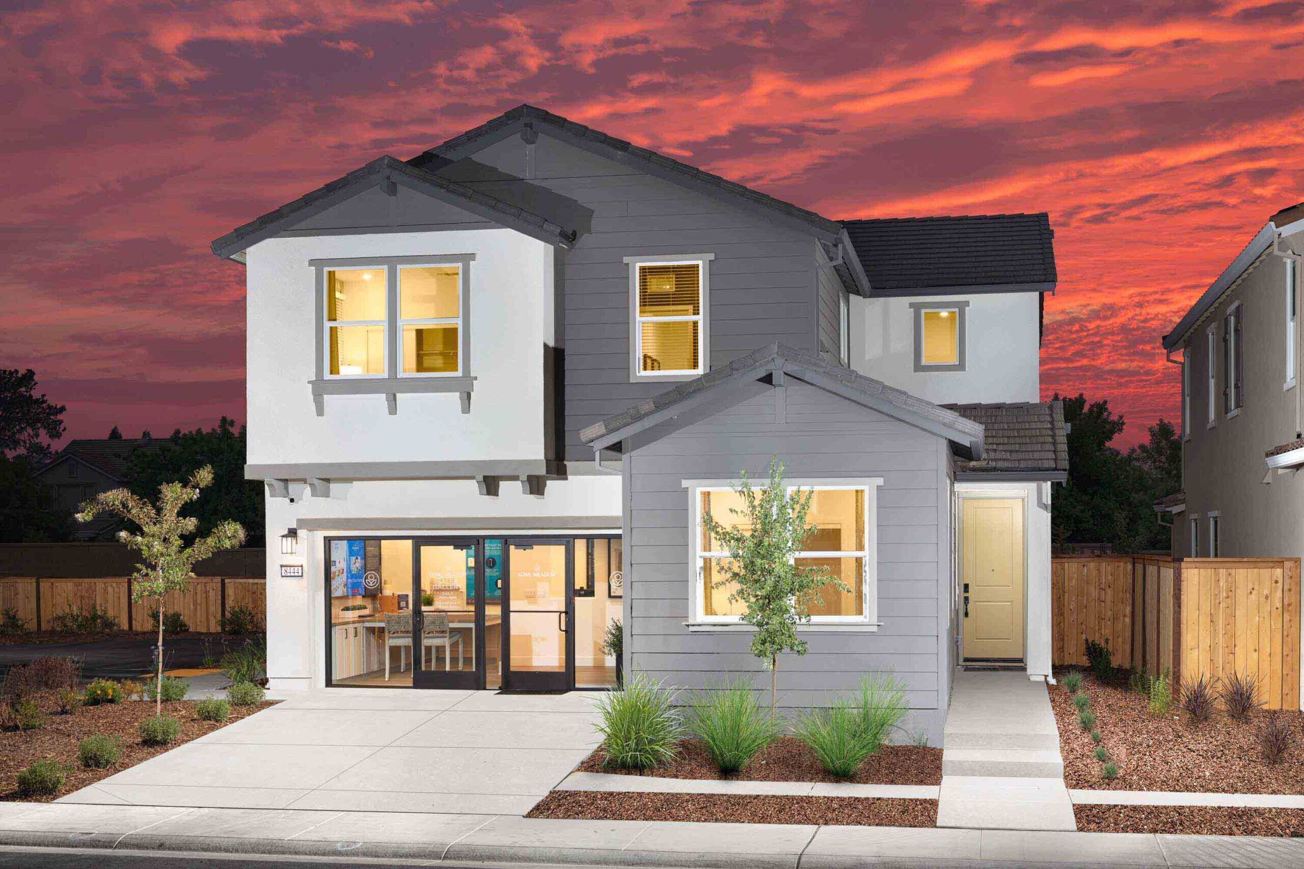 Long Meadow-Plan 4-Front Exterior-2560x1707-Model Photography