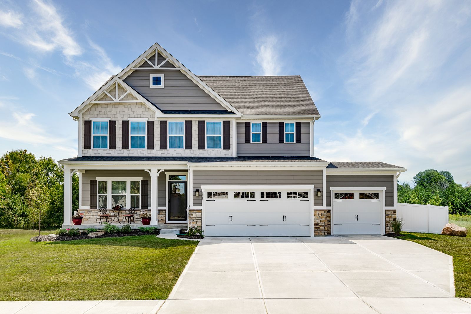 WELCOME HOME TO LEXINGTON FARMS