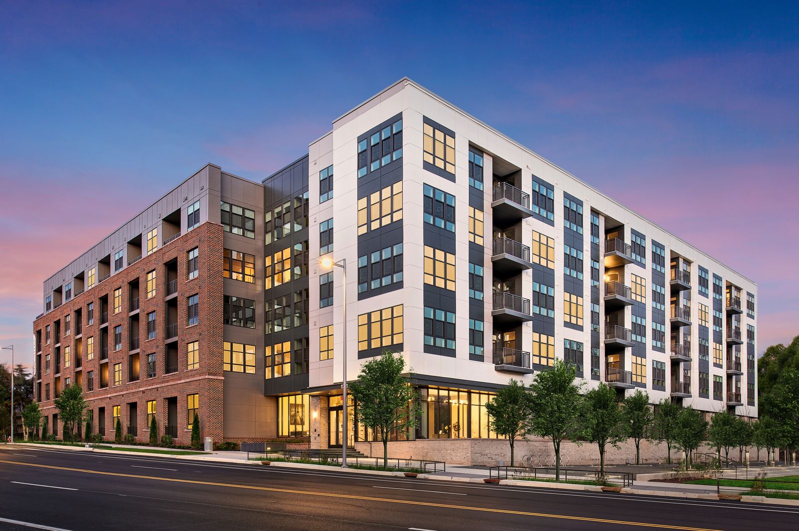 LUXURIOUS CONDOMINIUM RESIDENCES IN WALKABLE TYSONS
