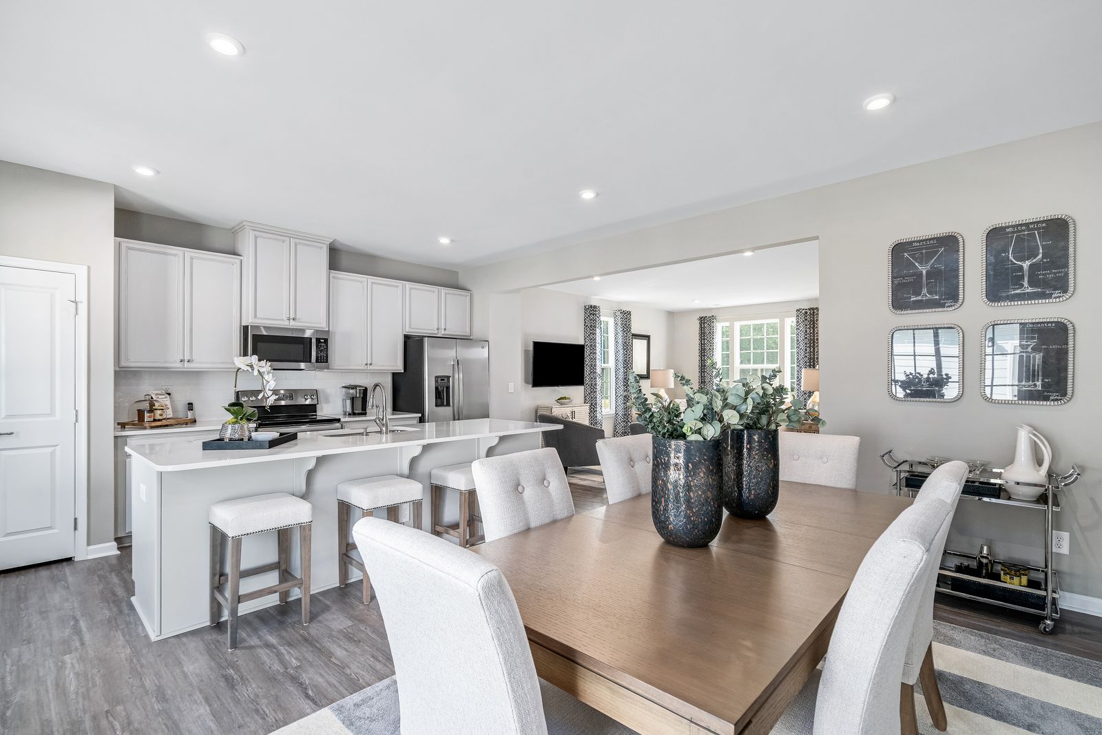 YOU BRAND NEW KITCHEN AWAITS YOU