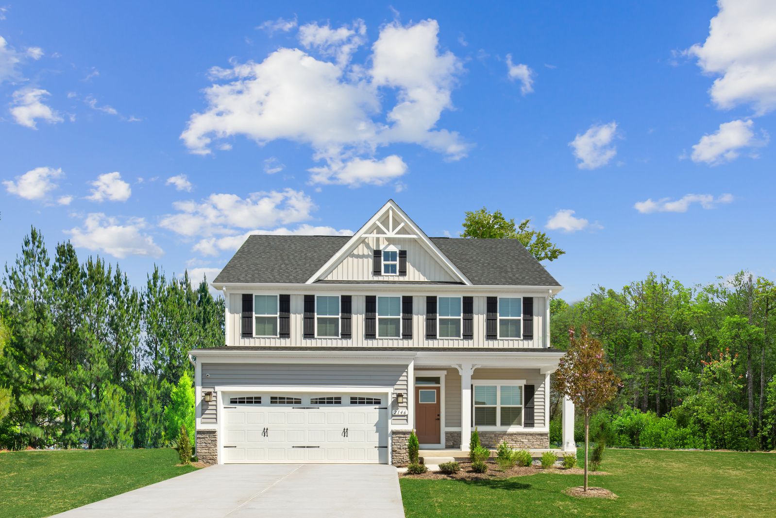 LEE'S PARKE ONLY HAS 3 QUICK MOVE-INs REMAINING!:Brand new homes in an established community with resort-style amenities and convenient access to shopping, dining, commuter routes and more! Schedule a visit today!