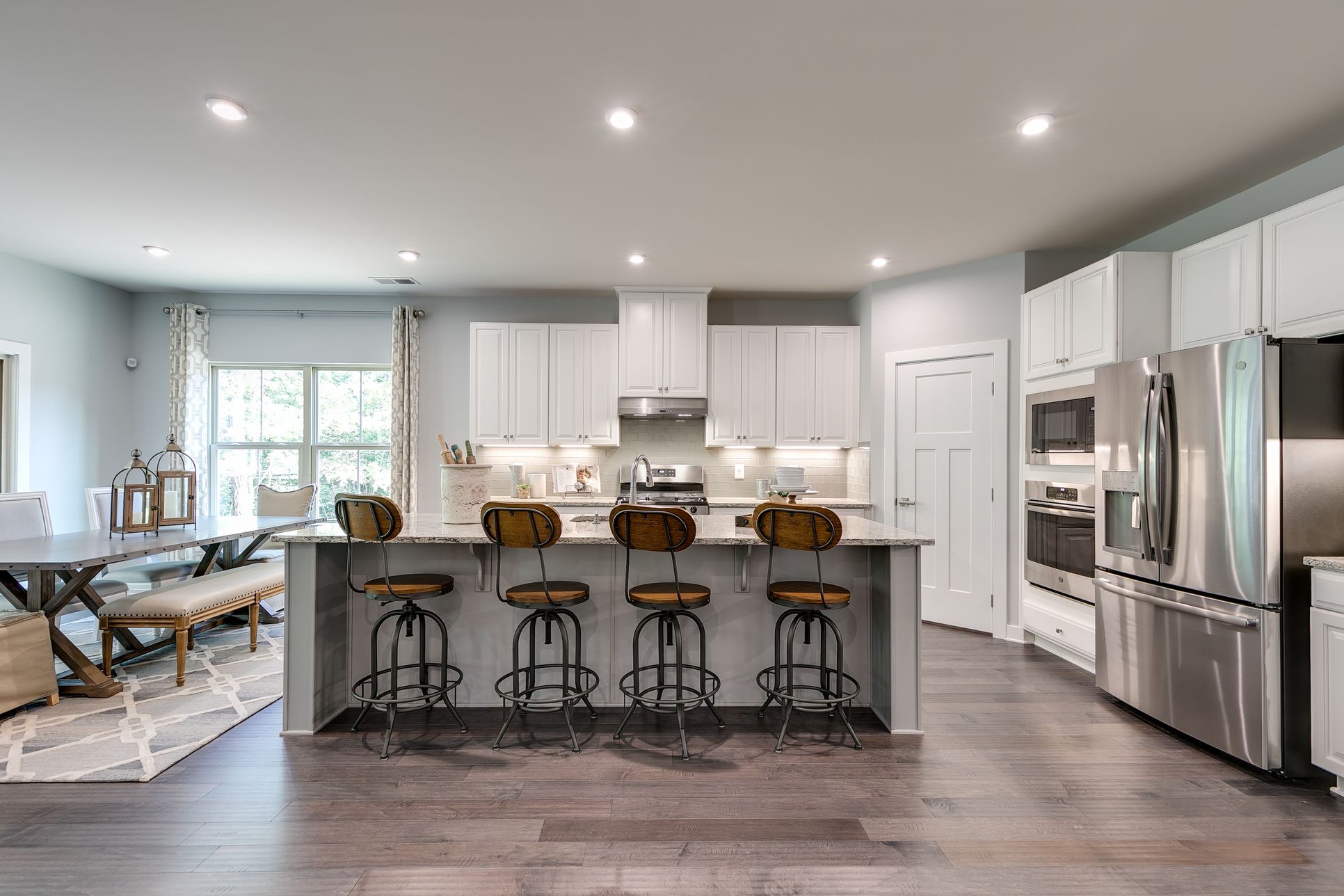 OPEN CONCEPT KITCHENS with luxury features PERFECT FOR THE FAMILY CHEF
