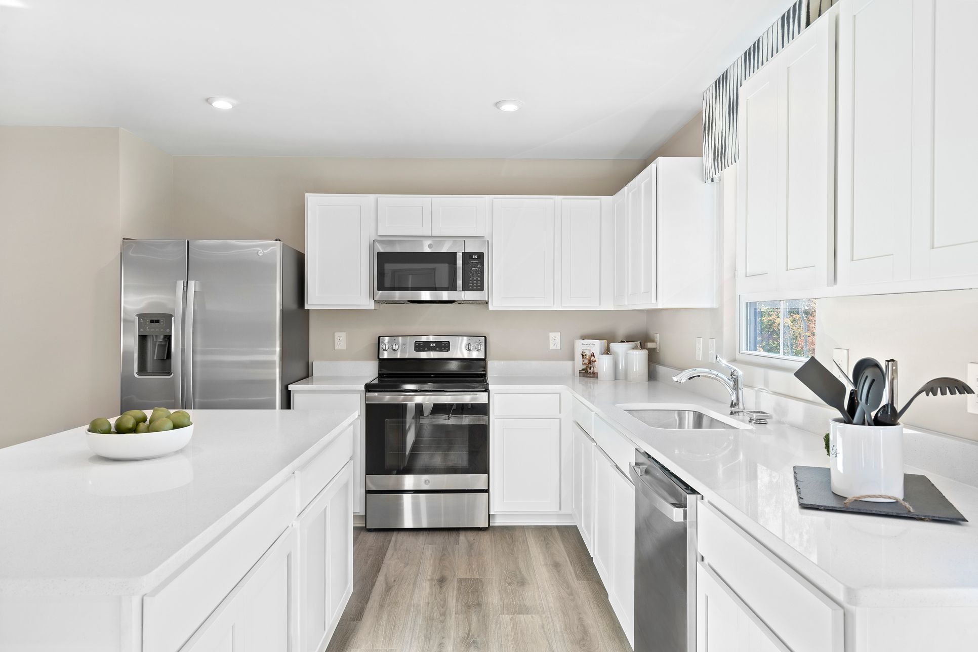 THE AREA'S BEST VALUE SINGLE FAMILY HOMES:Barclay Woods includes many features at no extra cost so you can own more for less in a great location! Schedule a visit today!