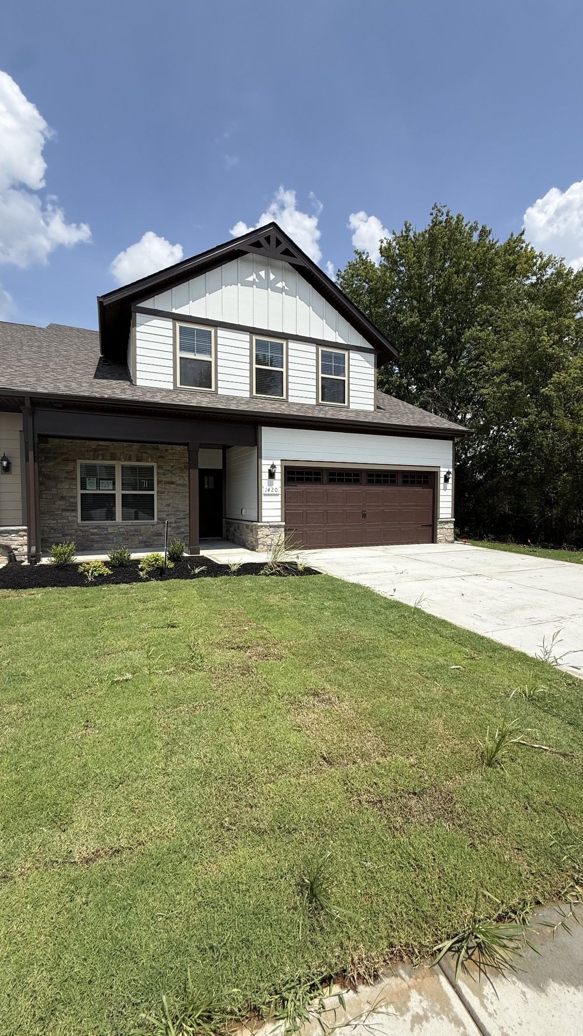 Exterior:NEW End unit 3/3, 2 car, 2 bedrms down/2 bath, 1 bedrm/bath up, great rm/kitchen, covered front & b