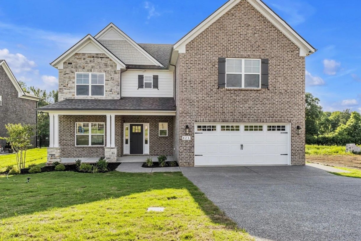 Rookers Bend Luxury Homes:Brick and Stone Exteriors