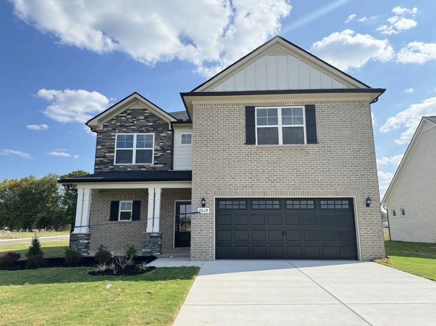 Rookers Bend Luxury Homes:Brick and Stone Exteriors