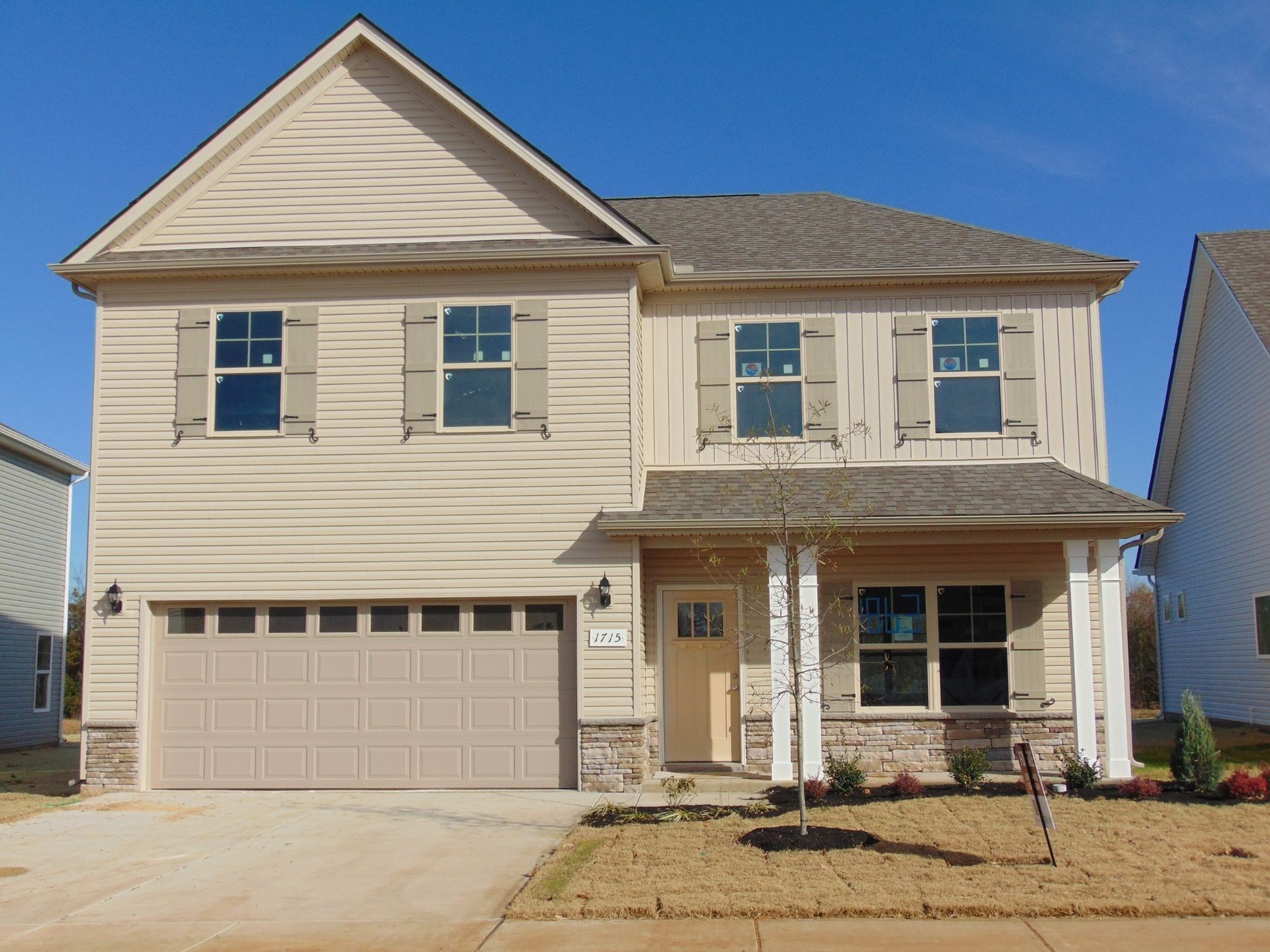 Exterior:2073 Plan 4 Beds up 2.5 Bath, Granite in Kitchen, All Stainless Appliances in Kitchen, Laminate in