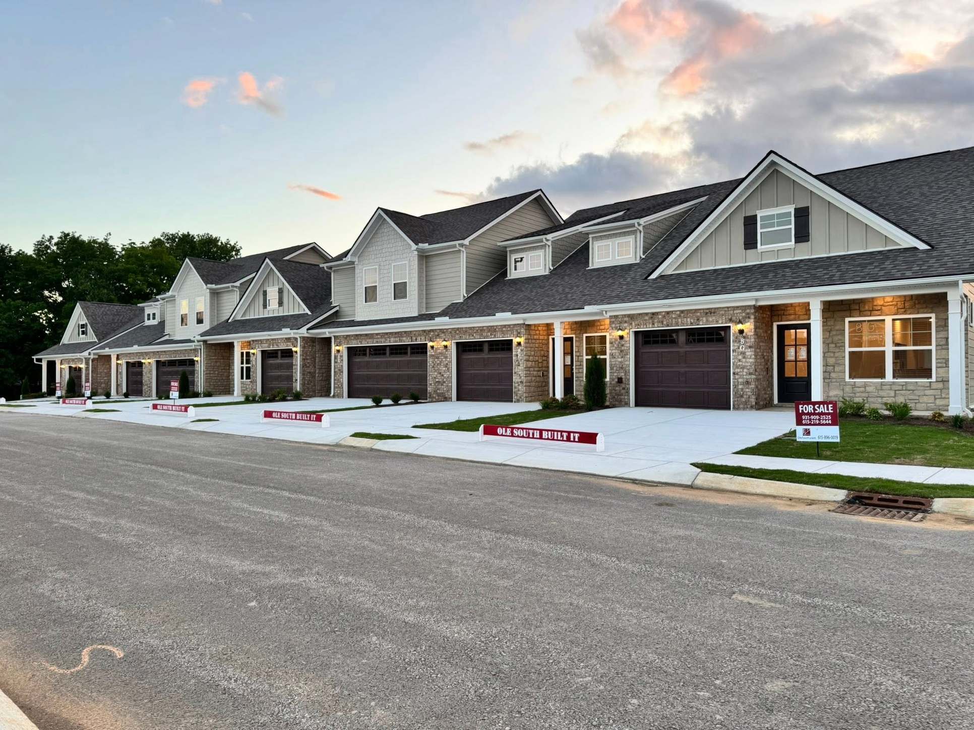 Stunning townhomes nestled in Shelbyville, TN:Discover all of what Park Place has to offer by calling 615-219-5644