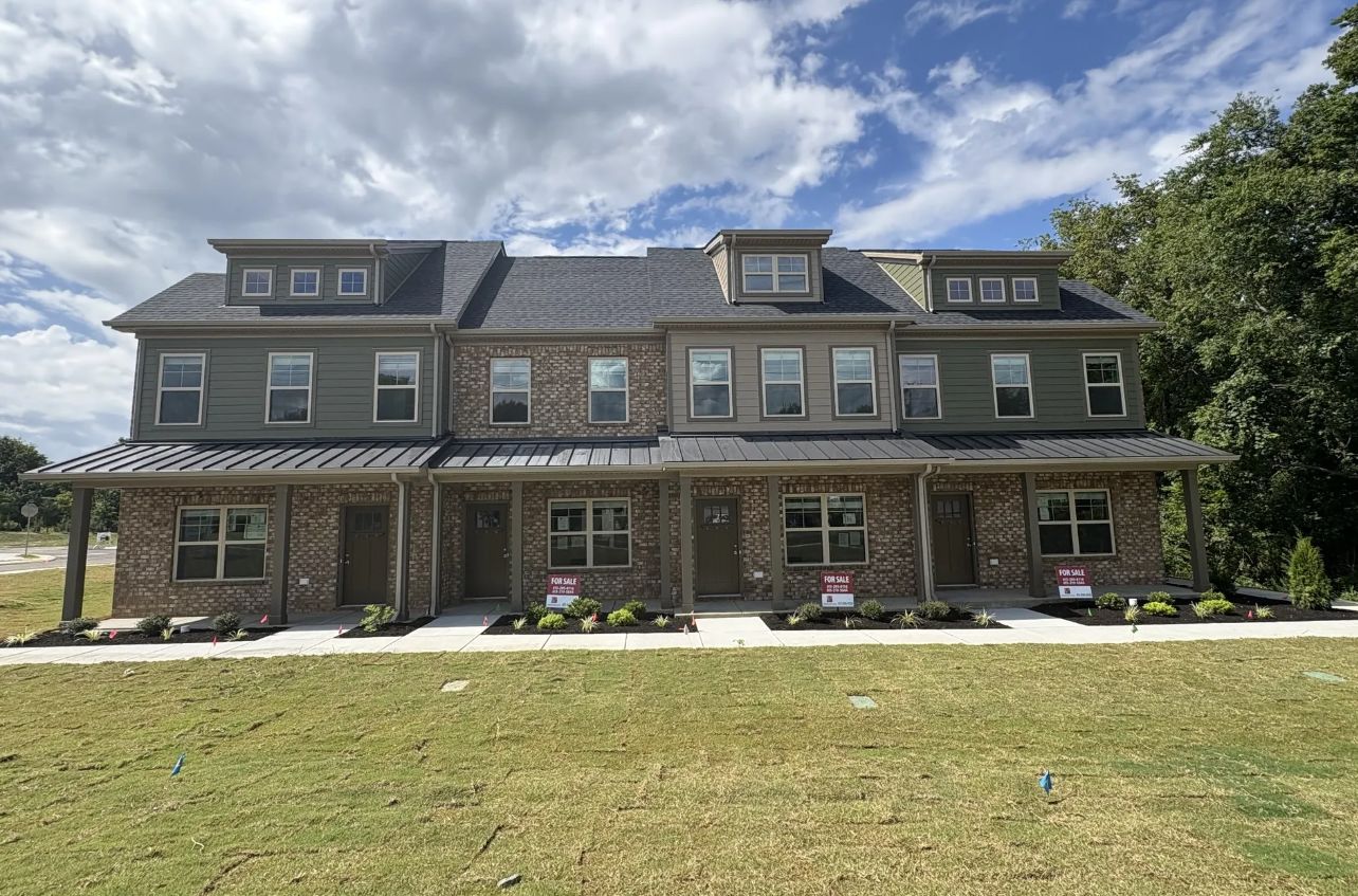 we offer options with no garage, 1-car, and 2-car garages:check out or Talia Trace Townhomes