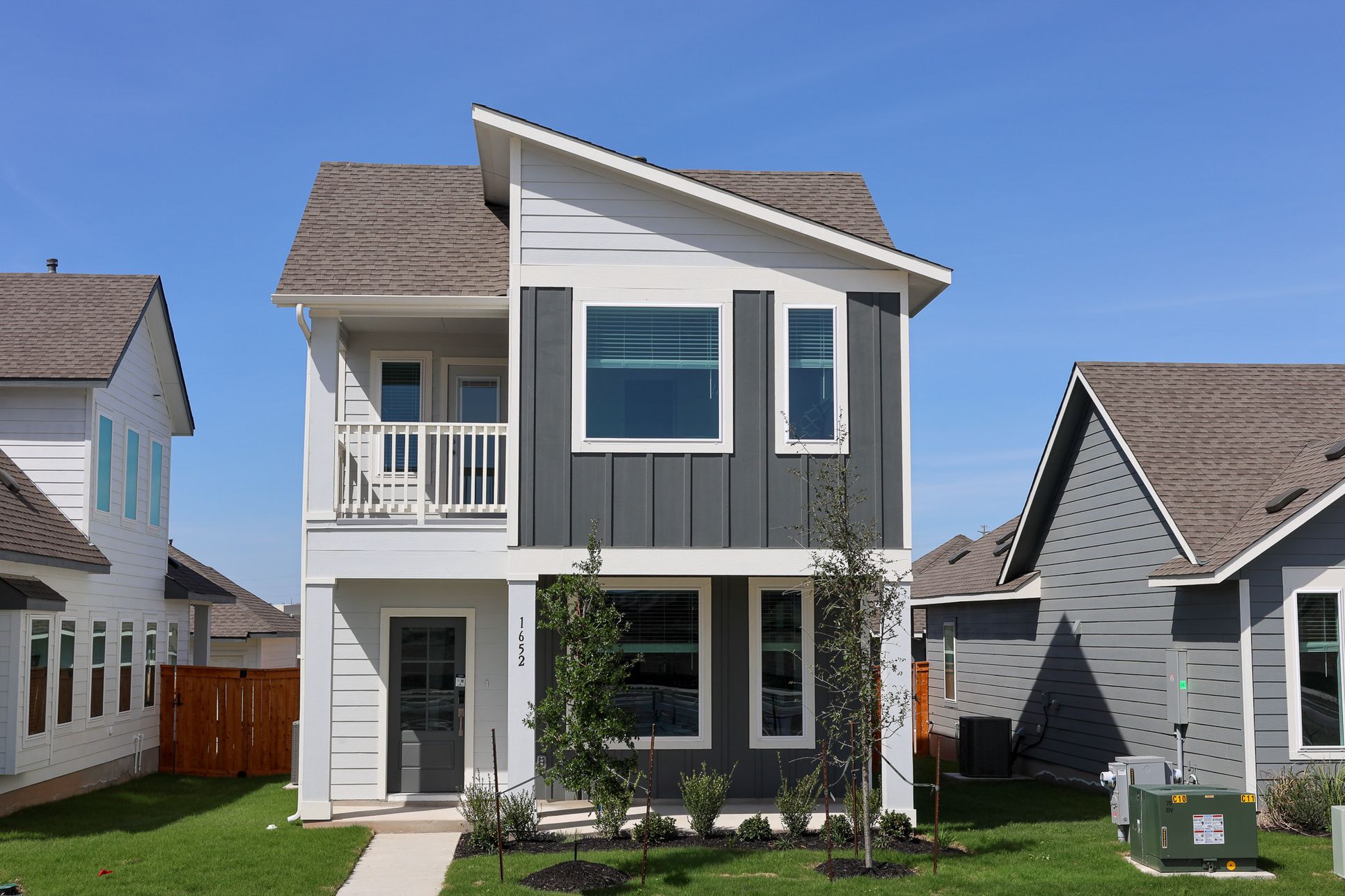 1652 Esplanade Parkway:1652 Esplanade Parkway