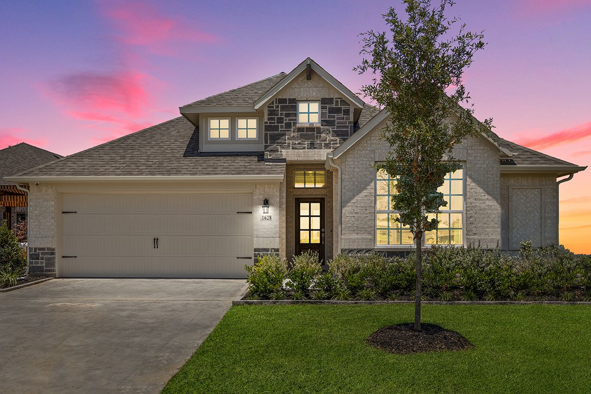 Keeneland-Coppell-Model-Dusk