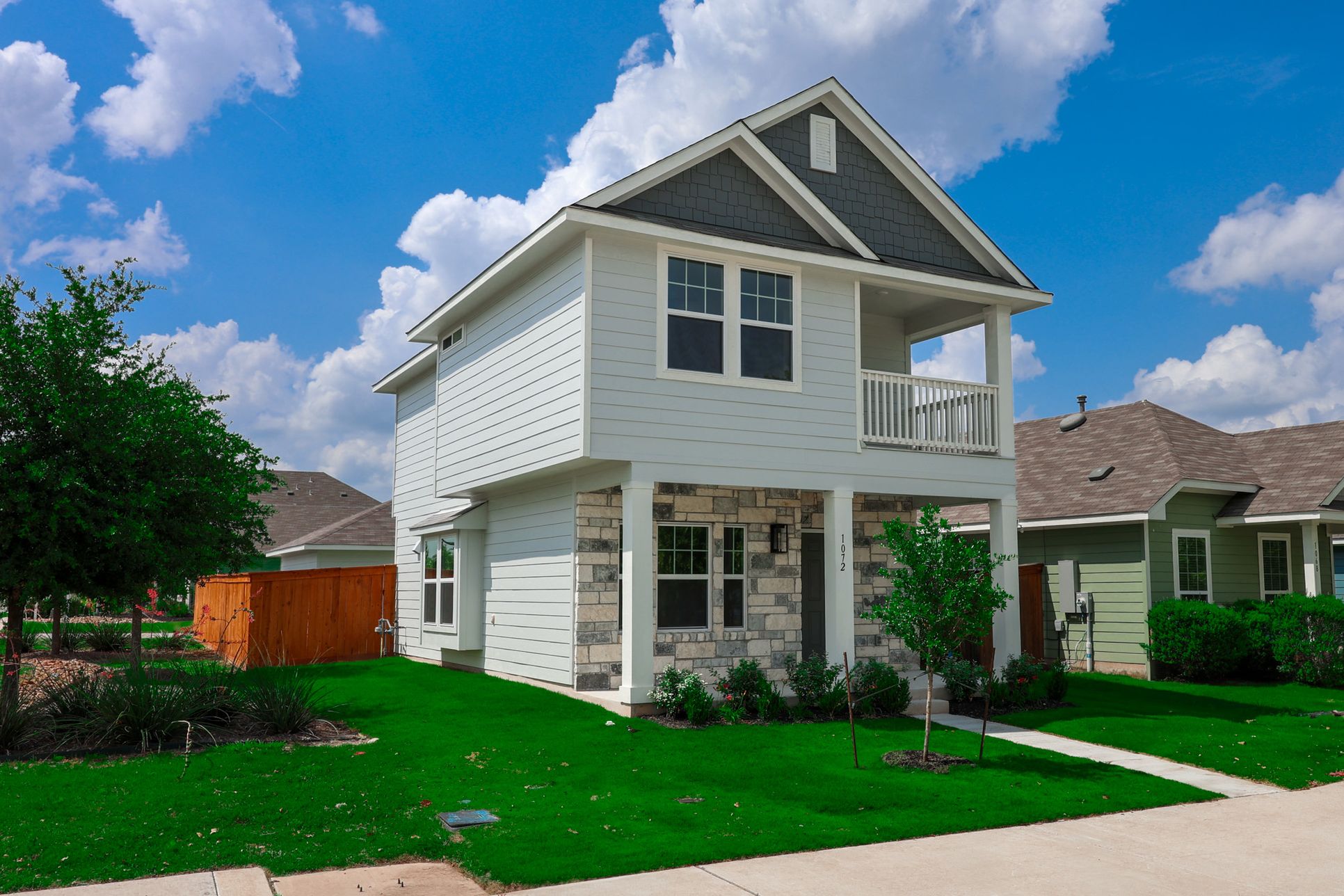1072 Esplande Pkwy Exterior-3:1072 Esplande Pkwy Exterior-3