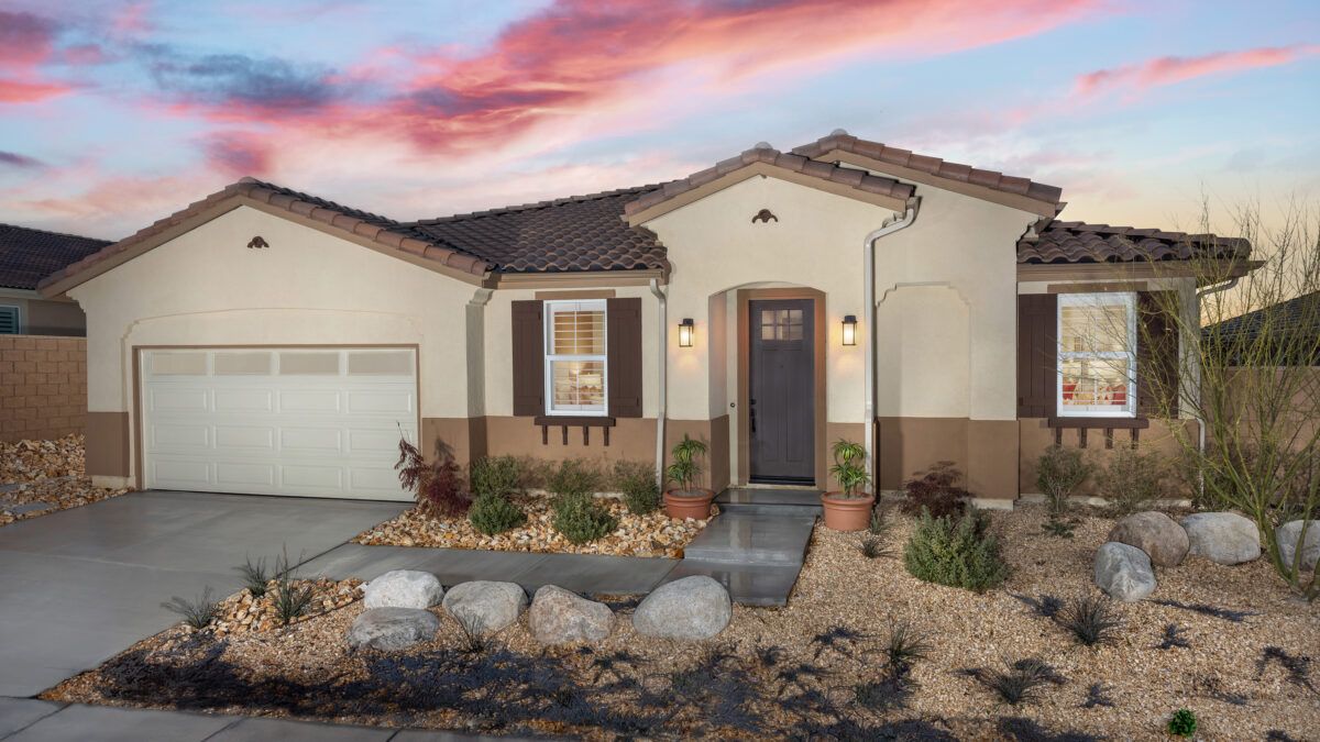 PacificCommunities_PacificJasper_Plan2-FrontExteriorTwilight_2035b-11x8