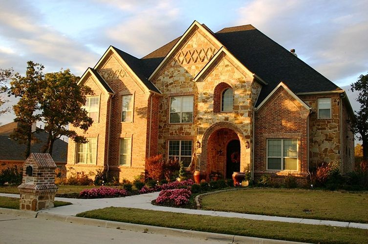 Perry Custom Builders,76210