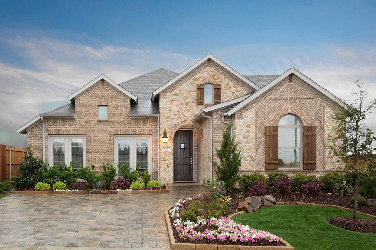 Elevation - The Christoval (2092 Plan)