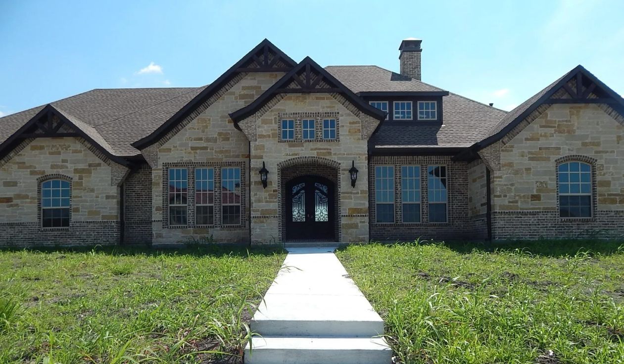 Pope Company Custom Homes,75126