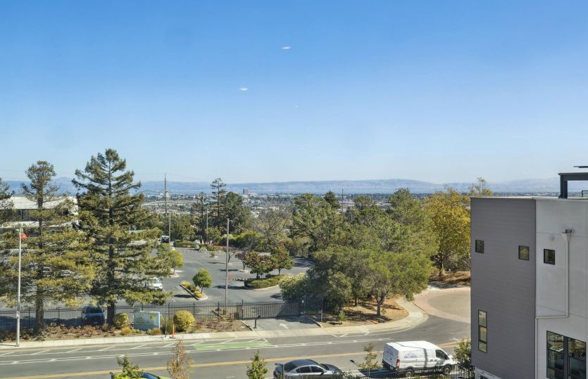 Exterior:Views of San Mateo