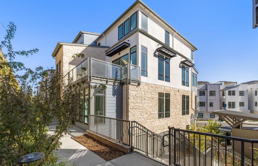 Exterior:End Viewpoint home