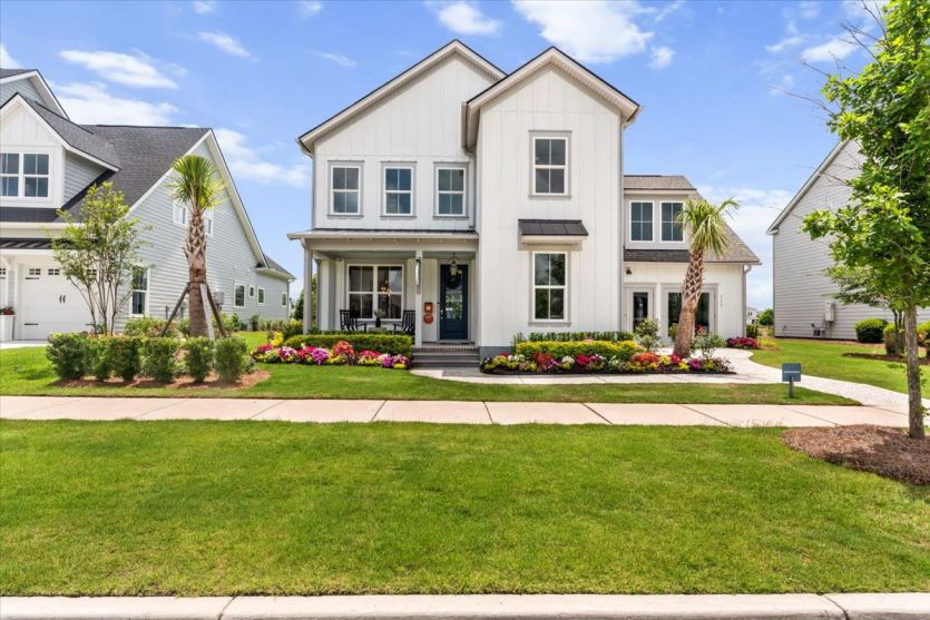 Northridge:Northridge Exterior