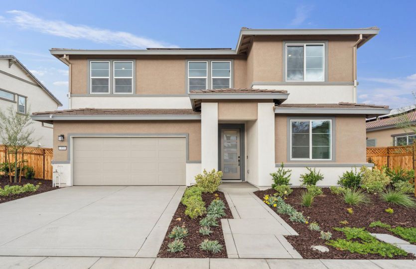 Exterior:Exterior with draught tolerant landscaping