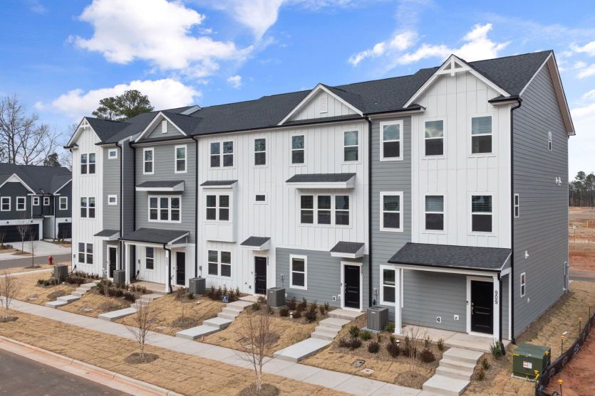 Exterior:Broxton - Elevation 102