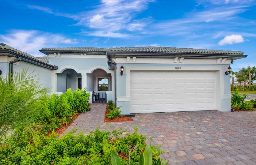 Ellenwood:Inviting exterior