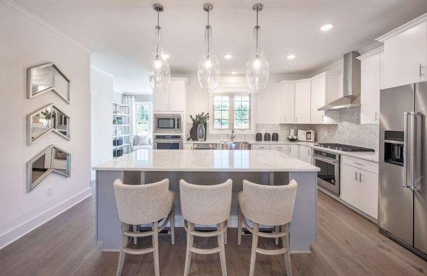 Isleton:Chef-inspired kitchen with ample storage