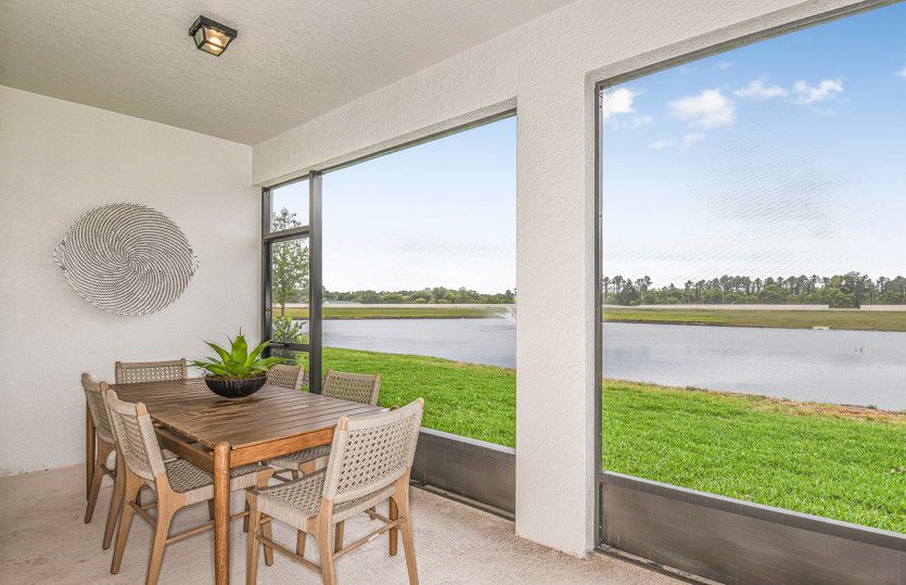 Medina:Extended Covered Lanai for Outdoor Living