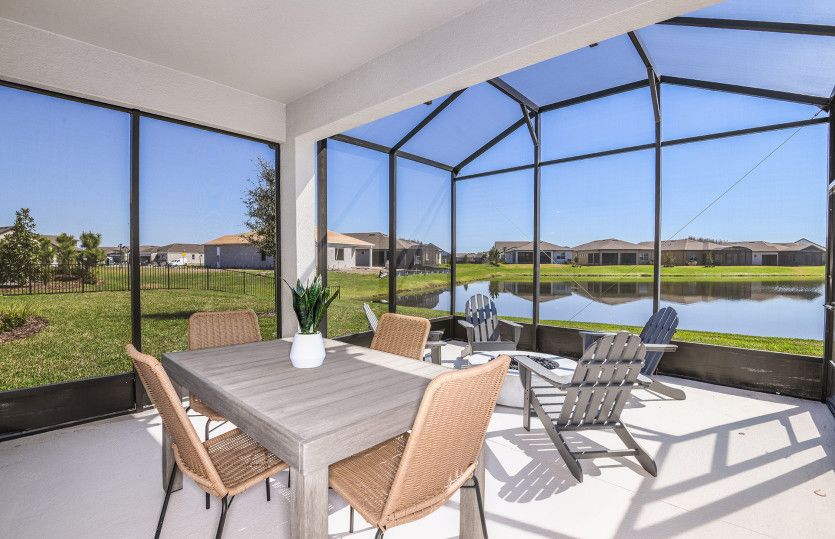 Harvey:Spacious Covered Lanai