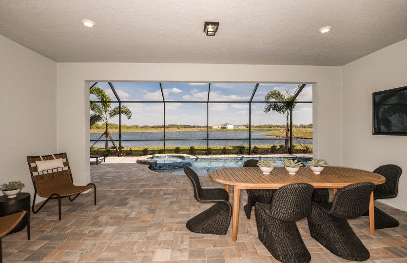 Mahogany:Covered Lanai