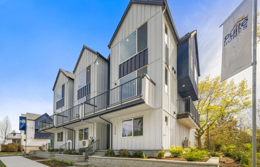 Unit 18.03:End unit townhome