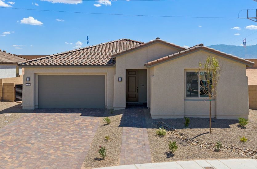 Exterior:Front Yard