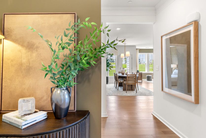 Ivywood:Beautiful Foyer