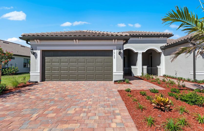 Exterior:Welcoming Ellenwood exterior