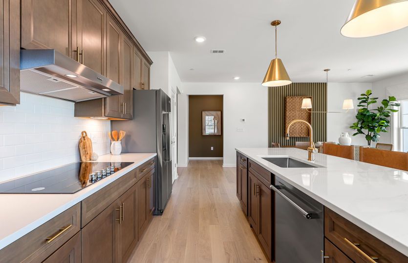 Ivywood:Ample Cabinet Space