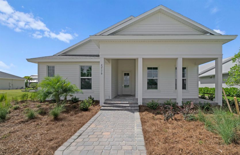 Exterior:Welcoming Arbordale Exterior
