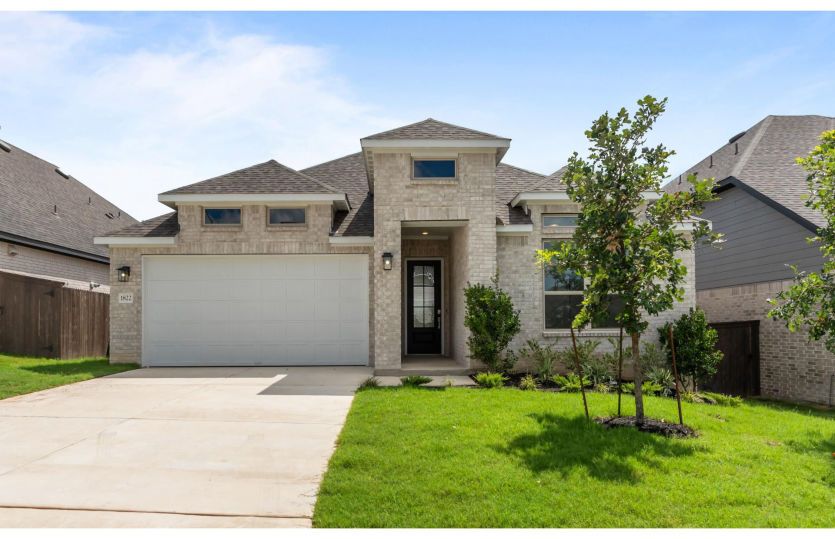 Exterior:Axtell - Exterior TR201
