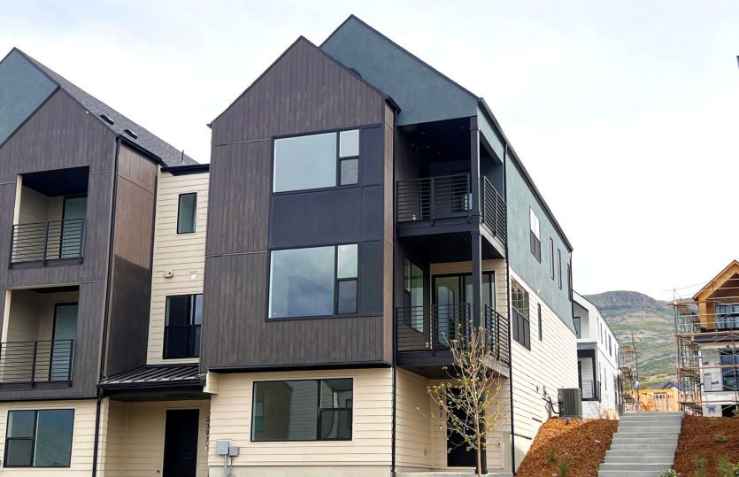 Crest:3-Story Townhomes