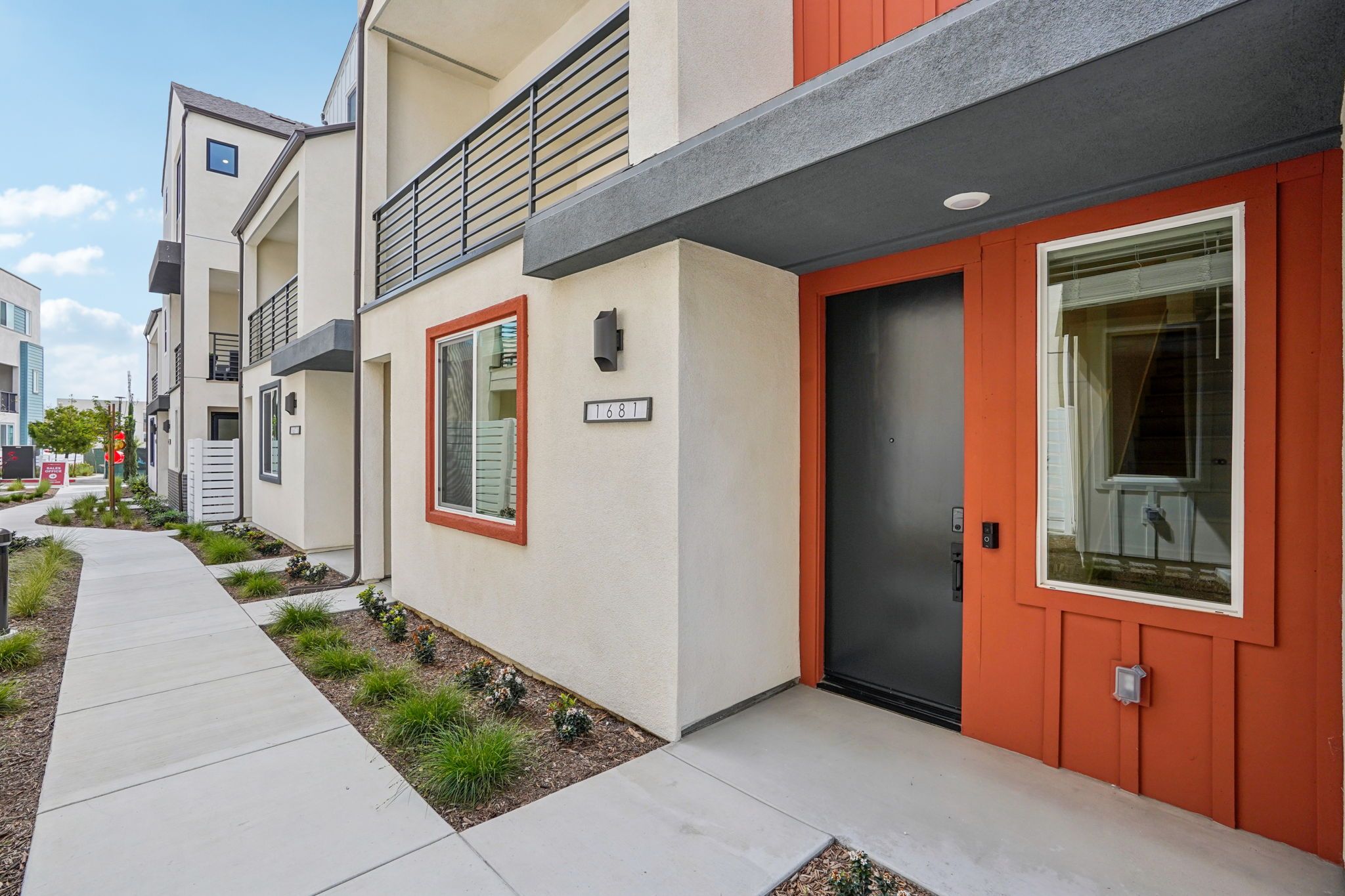 Exterior:Dedicated entry to Junior Primary Suite